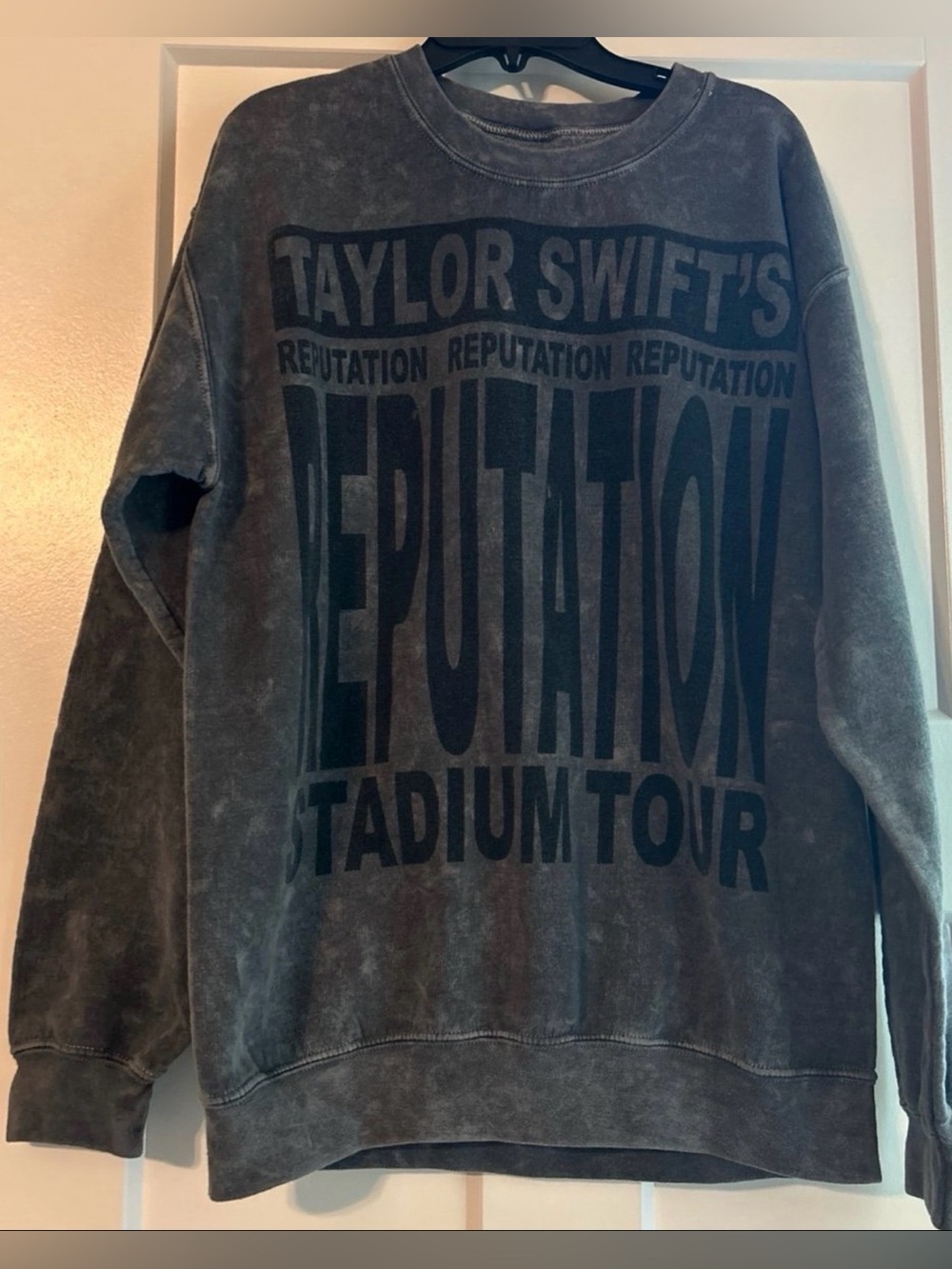 Taylor Swift Reputation Stadium Tour Faded Wash Black/Grey Sweatshirt Size M